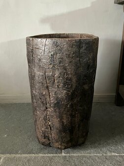 Unieke Naga pot| Oude houten bak uit Nepal Be- Uniq (afhalen)