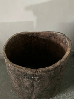 Unieke Naga pot| Oude houten bak uit Nepal Be- Uniq (afhalen)