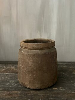 Nepalese pot B1