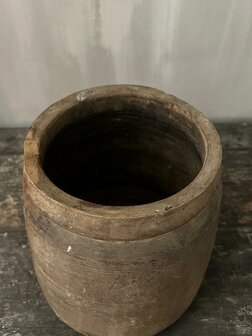 Nepalese pot B1