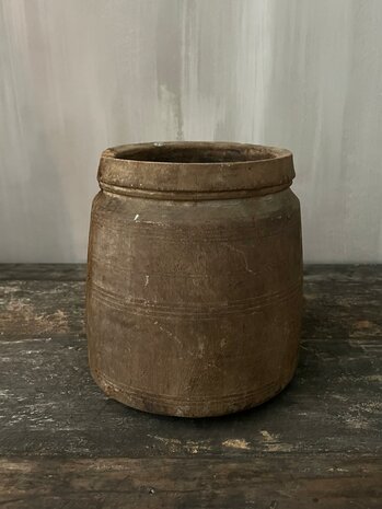 Nepalese pot B1